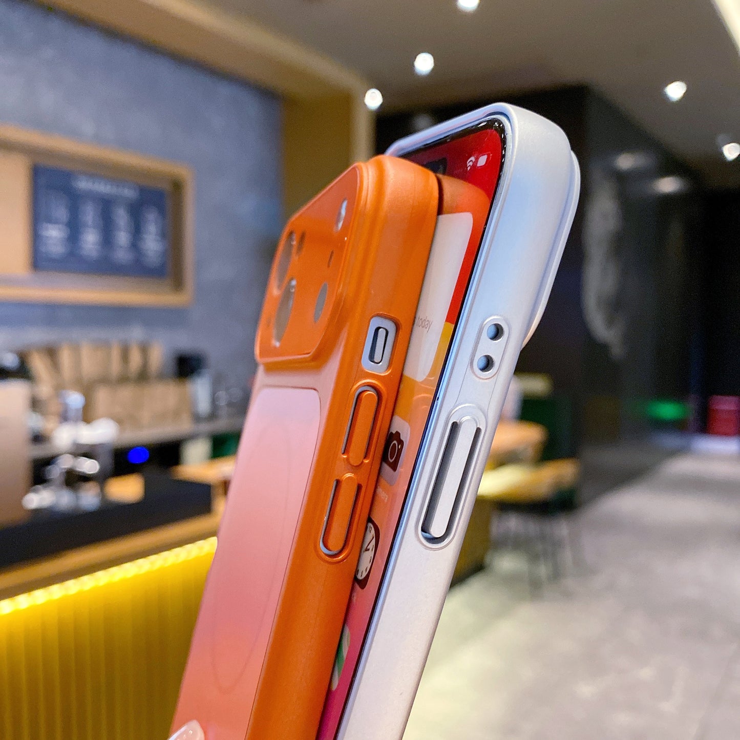 Apple iPhone 15 Convertor case Magsafe working - Cosmic Orange